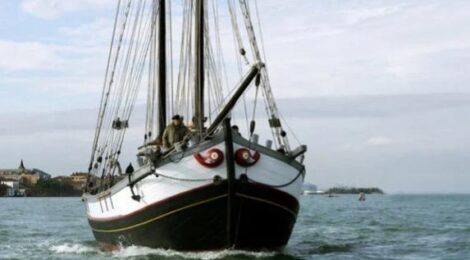 Il Nuovo Trionfo fa tappa a Marina di Ravenna: il trabaccolo centenario dell'Adriatico in viaggio verso Cattolica
